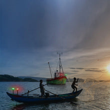 Load image into Gallery viewer, Solar Flair light for Fisherman
